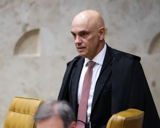 Maioria da 1ª Turma do STF vota por manter cautelares contra Bolsonaro