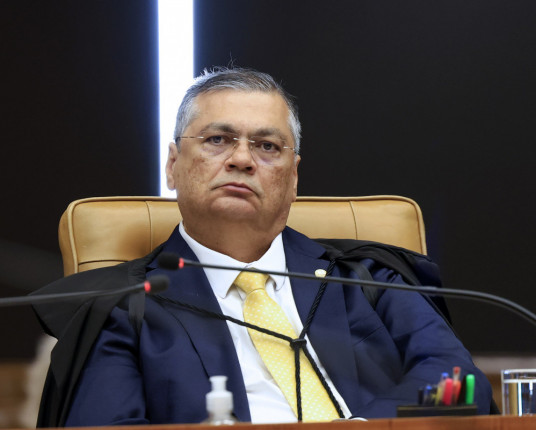 Dino cobra prestação de contas sobre emendas Pix