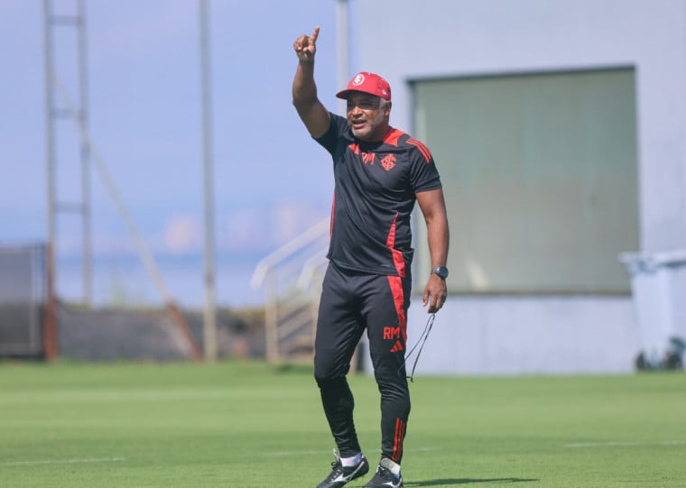 Equipe de Roger Machado chega invicta para a fase decisiva do Estadual