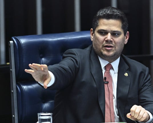 Projeto que flexibiliza controle ambiental avança no Senado