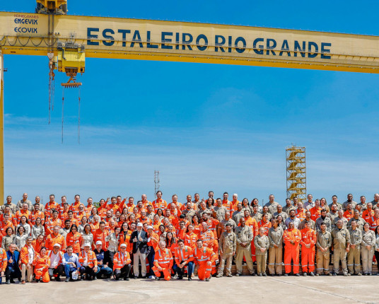 Lula defende transição energética financiada pelo petróleo e anuncia retomada do polo naval em Rio Grande