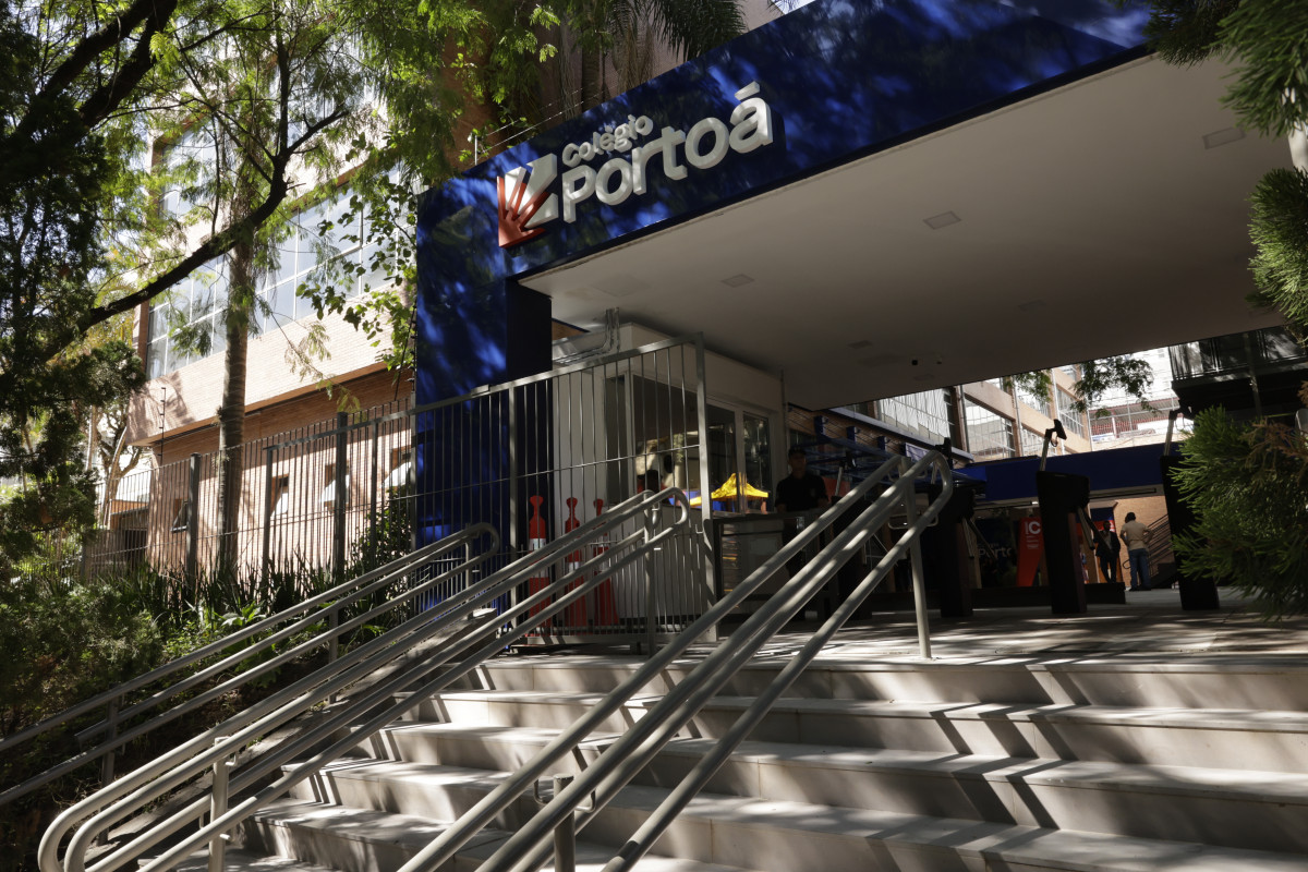 A cerim&ocirc;nia de inaugura&ccedil;&atilde;o do Col&eacute;gio Portu&aacute; ocorreu na manh&atilde; desta segunda-feira (24), em Porto Alegre | T&acirc;nia Meinerz/JC