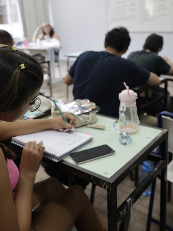 Comissão deve votar MP do reajuste do piso dos professores na próxima semana