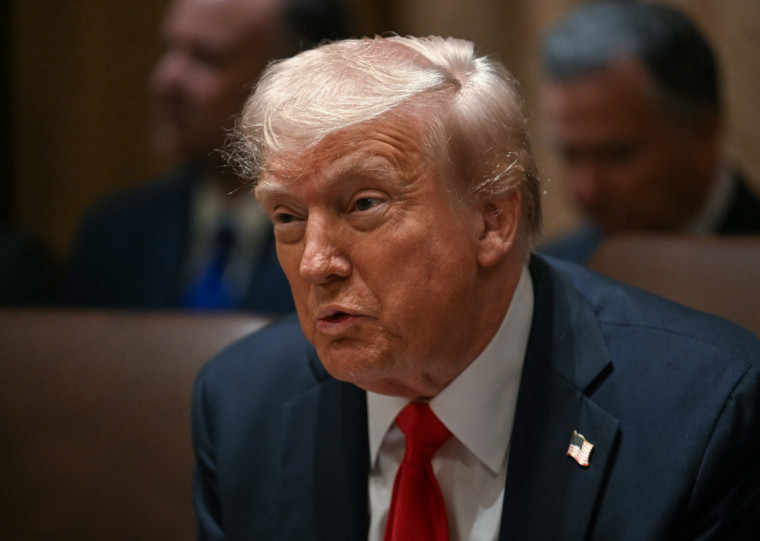 Presidente americano disse que seu país "não vai tolerar isso por muito mais tempo", publicou Trump, na rede