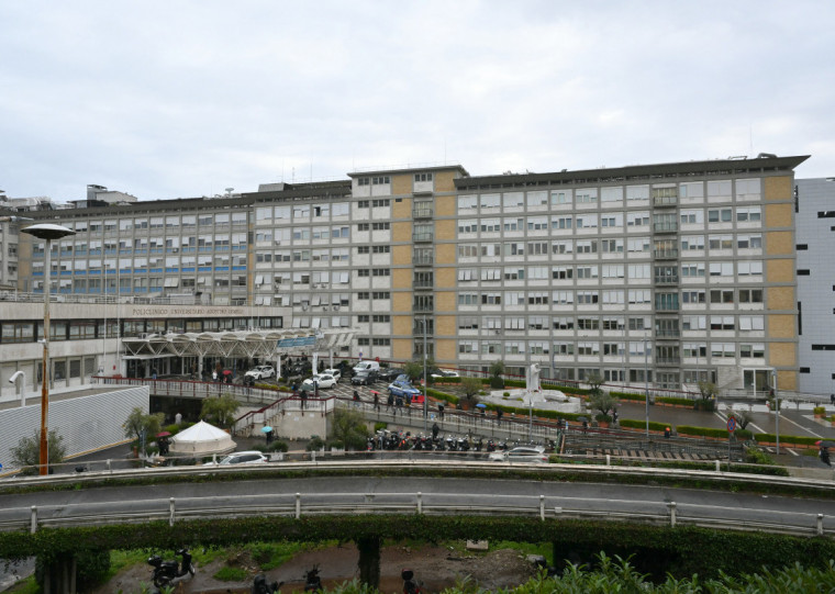 Este j&aacute; &eacute; o per&iacute;odo de interna&ccedil;&atilde;o mais longo de Jorge Mario Bergoglio desde que se tornou papa em 2013