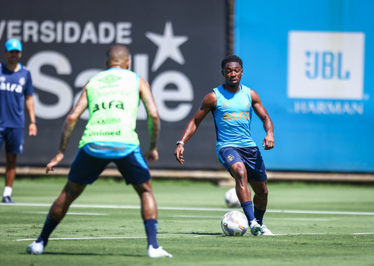 Belga Amuzu estava cotado para iniciar o confronto entre os titulares na Serra