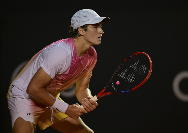 Mesmo eliminado na estreia, Fonseca continuou atraindo a multidão em eventos