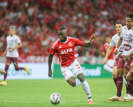 Inter vira sobre o Caxias e está de volta à final do Campeonato Gaúcho