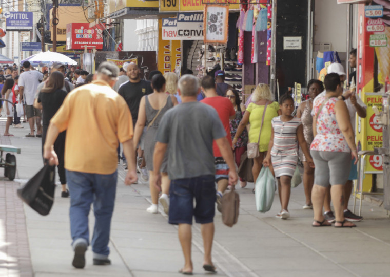 A atividade do Comércio subiu 3,8% no ano passado e foi um dos destaques positivos