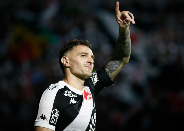 Clubes com maior número de atletas são Grêmio e Vasco com onze estrangeiros cada