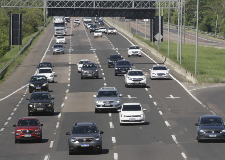 Frota das empresas locadoras também registrou queda em função das enchentes 