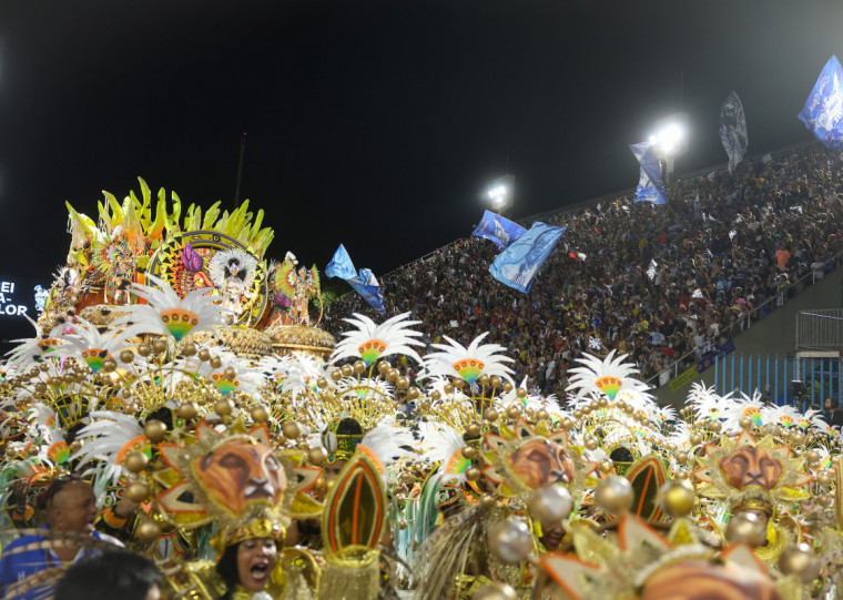 Escola de Nilópolis desfilou na 2ª noite e homenageou Laíla, ícone do Carnaval carioca
