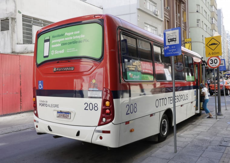 Em oito anos, os usuários de lotação diminuíram pela metade, passando de 10 milhões para 5 milhões