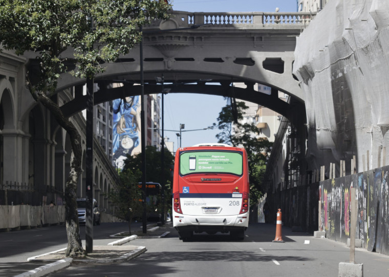 Das 18 linhas em atividade, 13 delas aderiram à greve motivada por questões econômicas