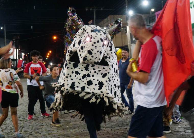 A festa do Bumba Meu Boi ocorre desde 1920 em Encruzilhada do Sul