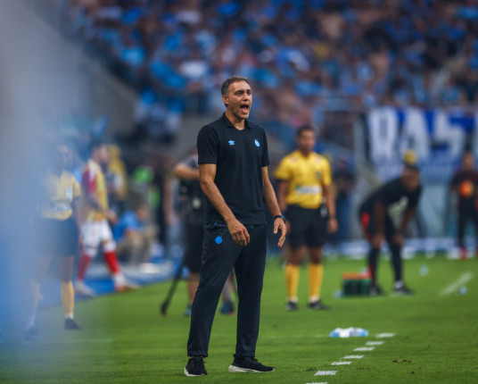 Gre-Nal 445: Desábato não vê superioridade do Inter na derrota na Arena