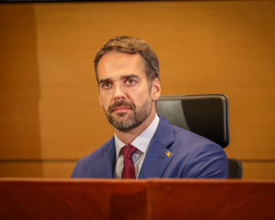 Eduardo Leite reúne deputados da base para debater proposta de concessão do bloco 2