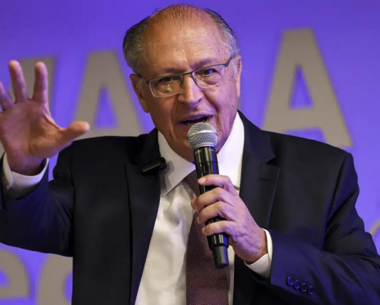 Alckmin diz que governo vai trabalhar para reverter taxação dos Estados Unidos