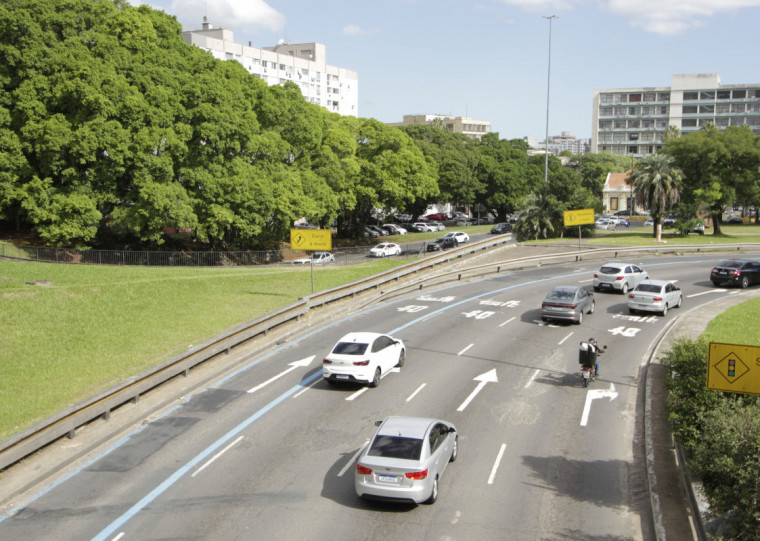 Obra será em canteiro central e mudará a via no sentido Centro-Bairro