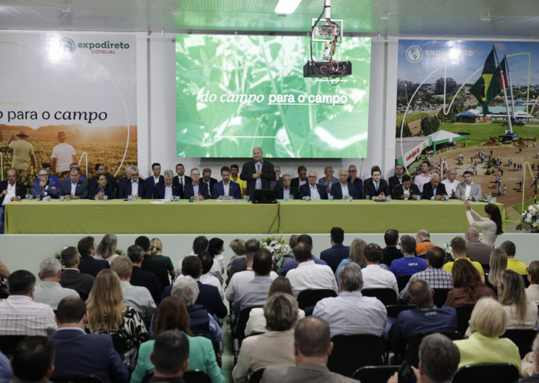 Feira reúne produtores do Brasil e do mundo em busca de negócios e novas tecnologias no campo