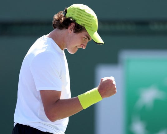 João Fonseca supera dores na coxa e vence Pavel Kotov na estreia em Phoenix