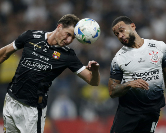 Memphis vê número de gols despencar e amarga segunda eliminação no Corinthians