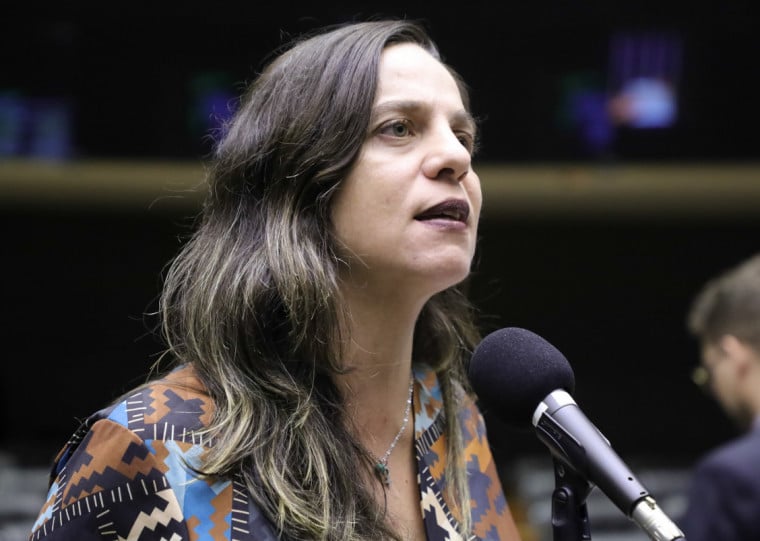 A deputada federal gaúcha Fernanda Melchionna (PSOL) assumiu o segundo lugar na disputa para a Câmara Federal no RS às 18h28min, com 129.284 votos.