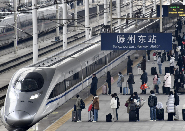 Trens de alta velocidade desempenharam um papel fundamental, com 544 milhões de viagens realizadas durante o período