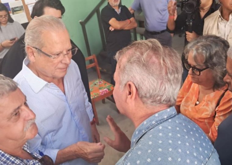 Ex-ministro da Casa Civil, José Dirceu, afirma que vai decidir pela candidatura a deputado federal no final deste ano