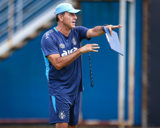 Quinteros lamenta perda do título por '15 minutos no primeiro tempo na Arena'