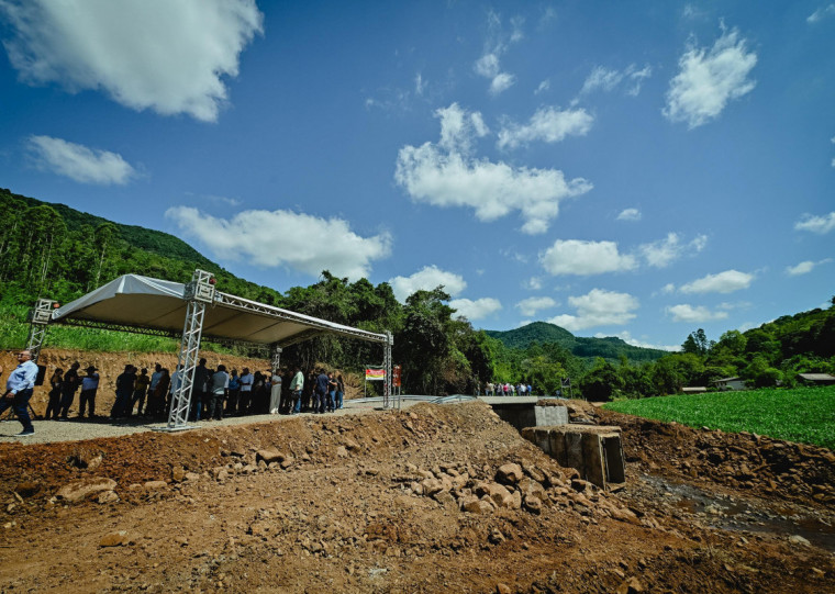 Cerimônia realizada nesta segunda (17) simboliza a entrega das obras pela companhia e empresas parceiras