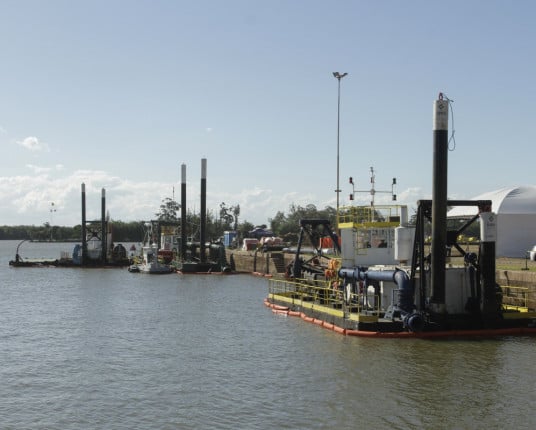 Dragagem de quatro canais facilitará acesso ao porto da capital do RS