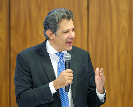 'Acredito que vamos ter um apoio tão grande no Senado para o IR como foi na Câmara', diz Haddad