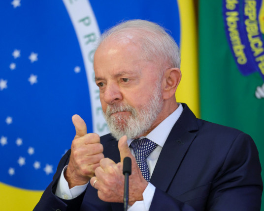 Lula tem reuniões com ministros da Defesa, Minas e Energia e Mulheres nesta sexta-feira