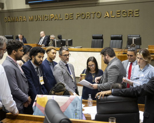 Vereadores aprovam mudança na licença-prêmio dos servidores públicos de Porto Alegre
