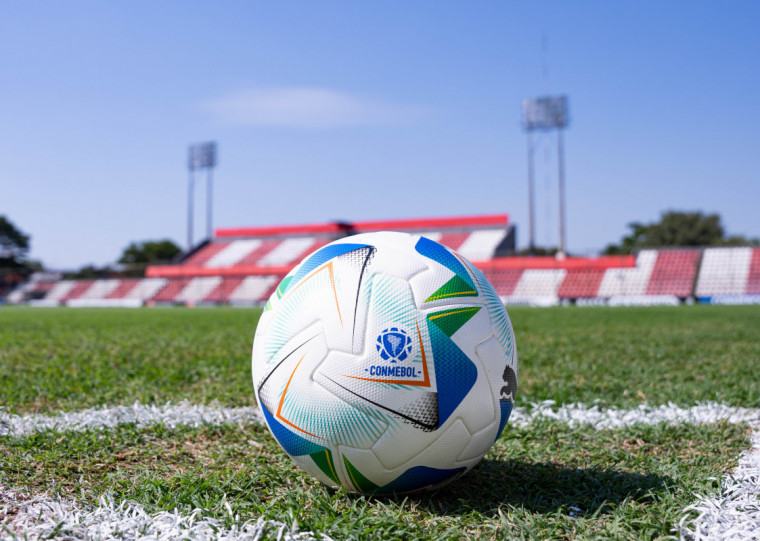 Semifinais iniciam com duelo entre Flamengo e Racing