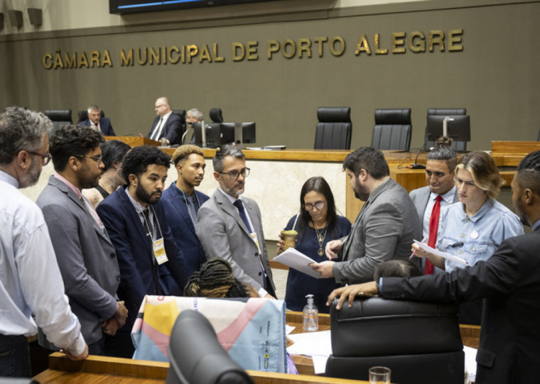 Projeto foi aprovado com 20 votos favoráveis e 11 votos contrários