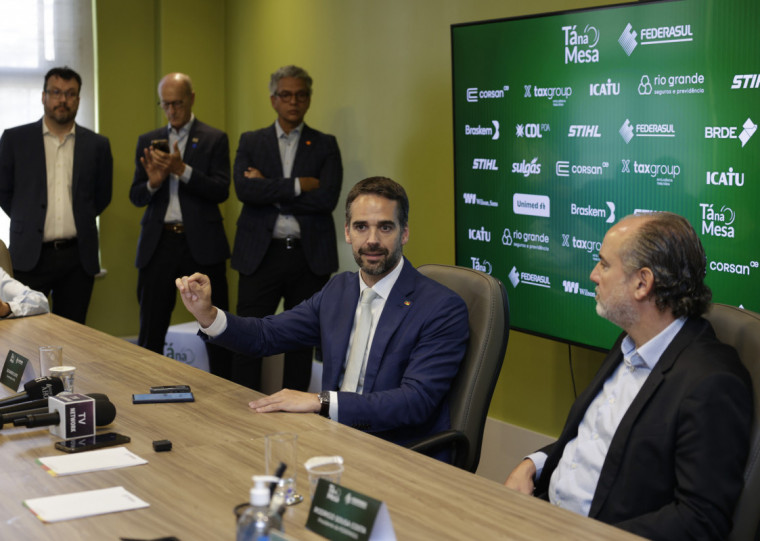 Rodrigo Sousa Costa conduziu o primeiro Tá Na Mesa do ano, com a presença do governador Eduardo Leite