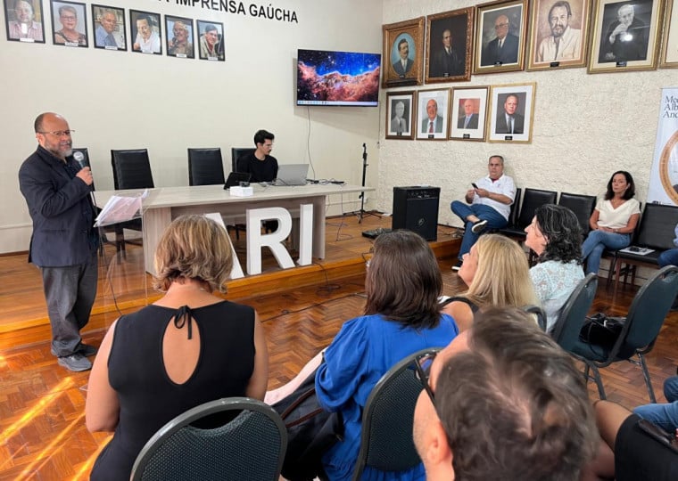 Entidade, que foi fundada em 1935, promove palestras, exposições e homenagens a jornalistas para marcar o ano