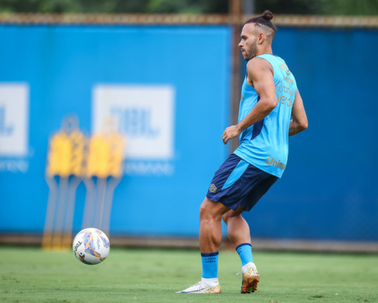 Braithwaite tem lesão confirmada e será ausência nos próximos jogos do Grêmio