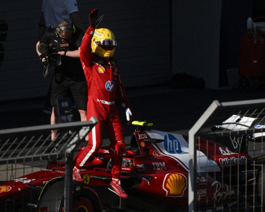 F1: Hamilton garante a pole da corrida sprint no GP da China, e Bortoleto é o 14ª; veja o grid