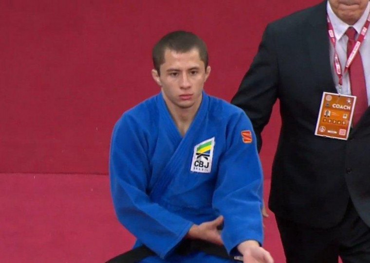 'Deixei a medalha de ouro escapar, mas vou continuar treinando e dando meu melhor', disse Michel 