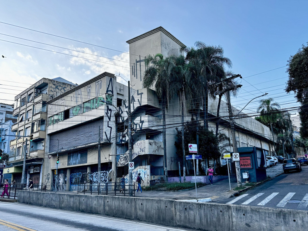 Antiga loja do Nacional foi fechada ainda quando a norte-americana Walmart estava no comando | PATRÍCIA COMUNELLO/ESPECIAL/JC