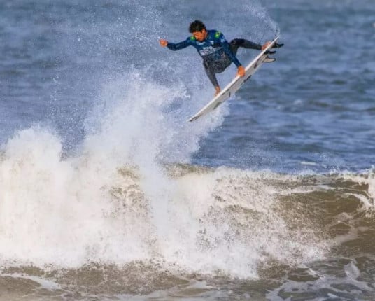 Yago Dora vence etapa de Trestles da Liga Mundial de surfe e é vice-líder do ranking mundial
