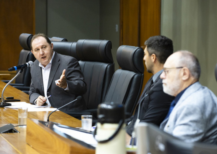 Nesta segunda (24), vereadores ouviram depoimento de Elton Bozzetto, coordenador da Pastoral dos Povos de Rua