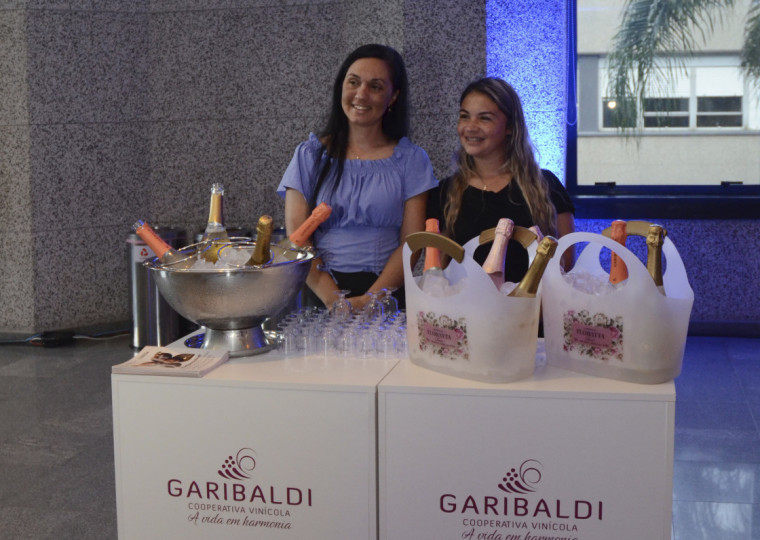 No estande da Cooperativa Vinícola Garibaldi, a novidade era o lançamento mais recente da marca, o espumante Garibaldi Floratta