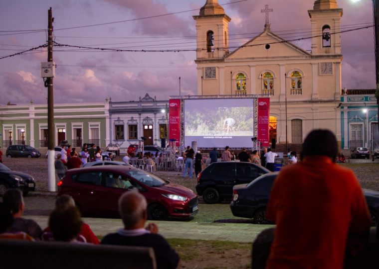  Projeto é realizado em comemoração dos dez anos da Cinemateca Capitólio; 'Um é pouco dois é bom' e 'Chibo' são os dois filmes exibidos