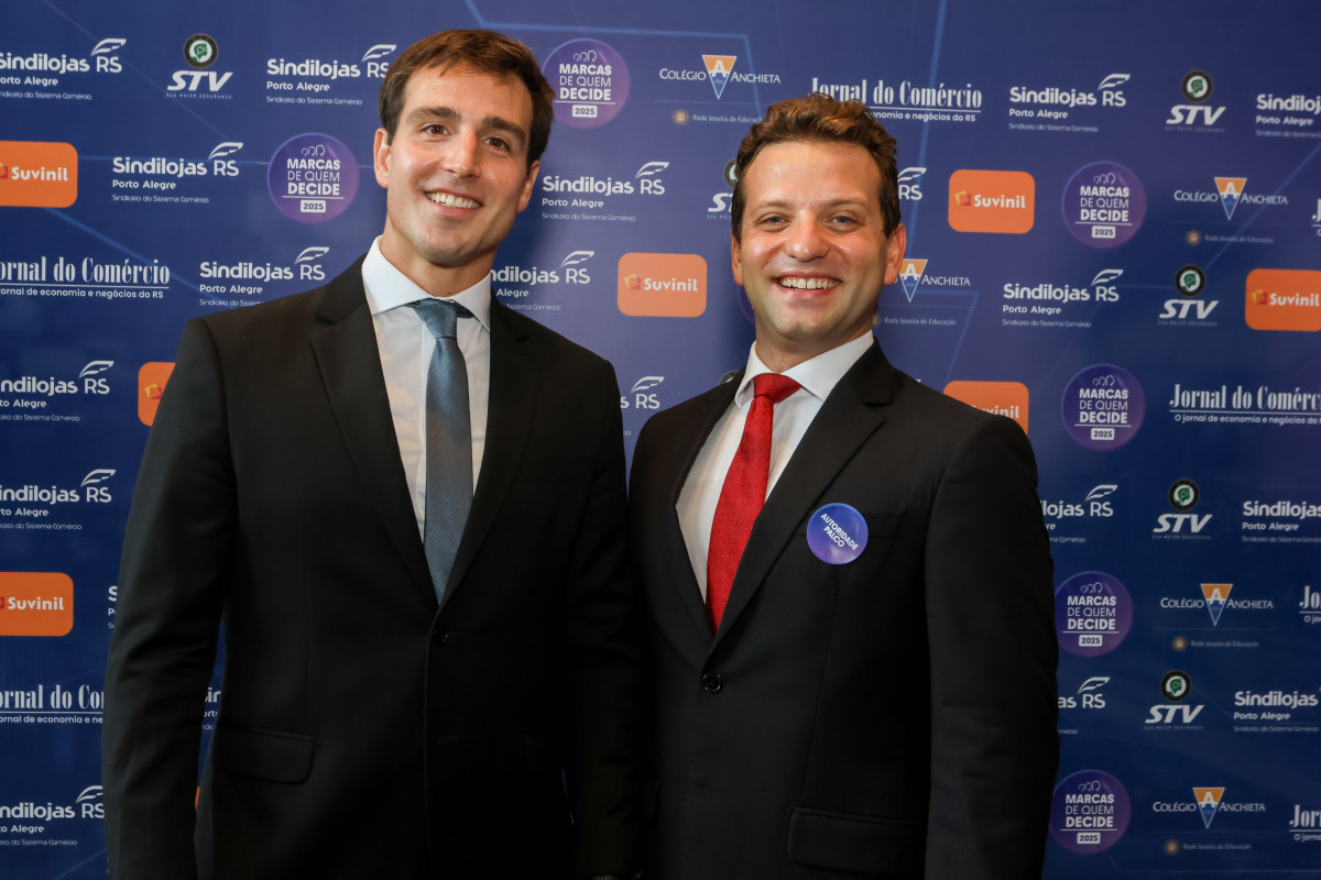 Giovanni Jarros Tumelero, diretor-presidente do Jornal do Comércio, ao lado de Valerio Caruso, cônsul-geral da Itália no Rio Grande do Sul | DANIELA BARCELLOS/JC