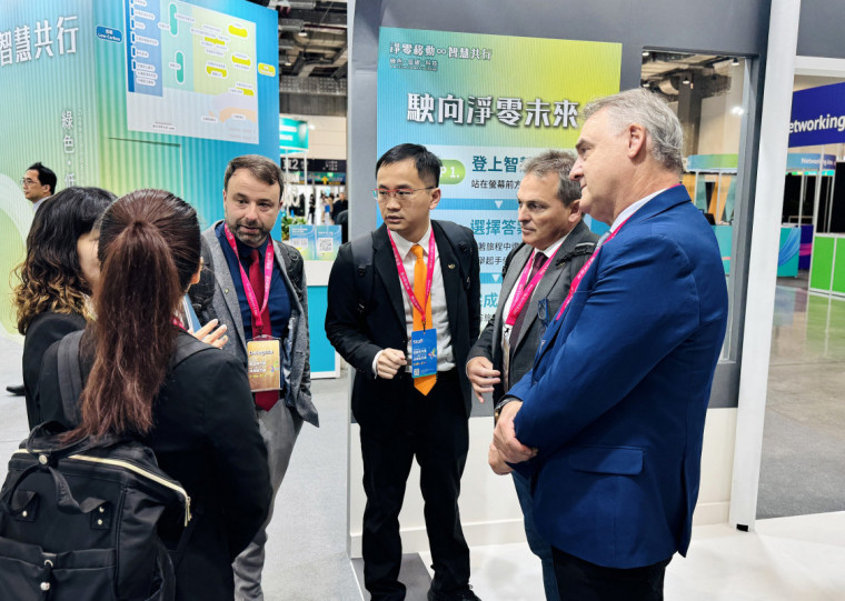 Comitiva de Caxias do Sul e Flores da Cunha conheceu tendências voltadas para as cidades inteligentes