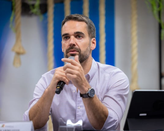 Sondado pelo PSD, Eduardo Leite ainda não confirma saída do PSDB